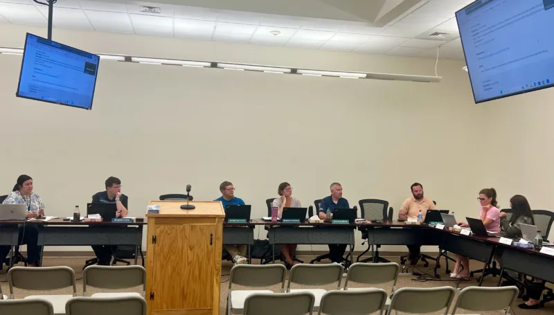 School board to review phone policy